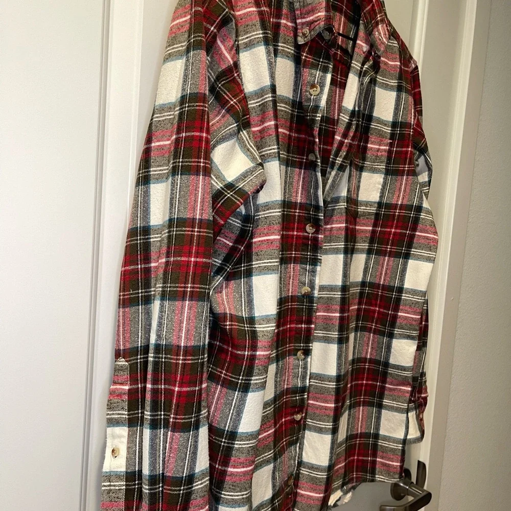Button down flannel. - Picture 3 of 4